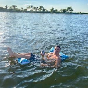 Meet your Posher, Stanley